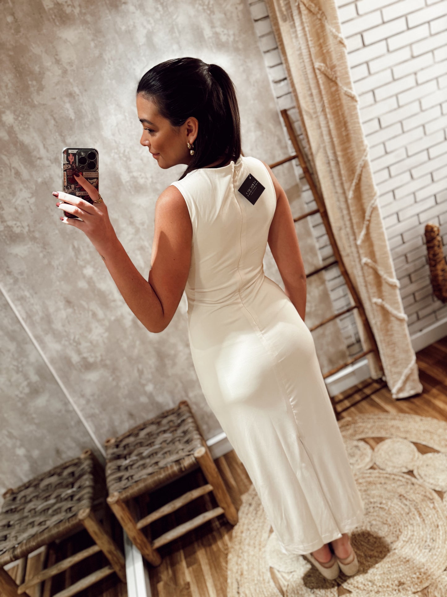 Vestido con apliques