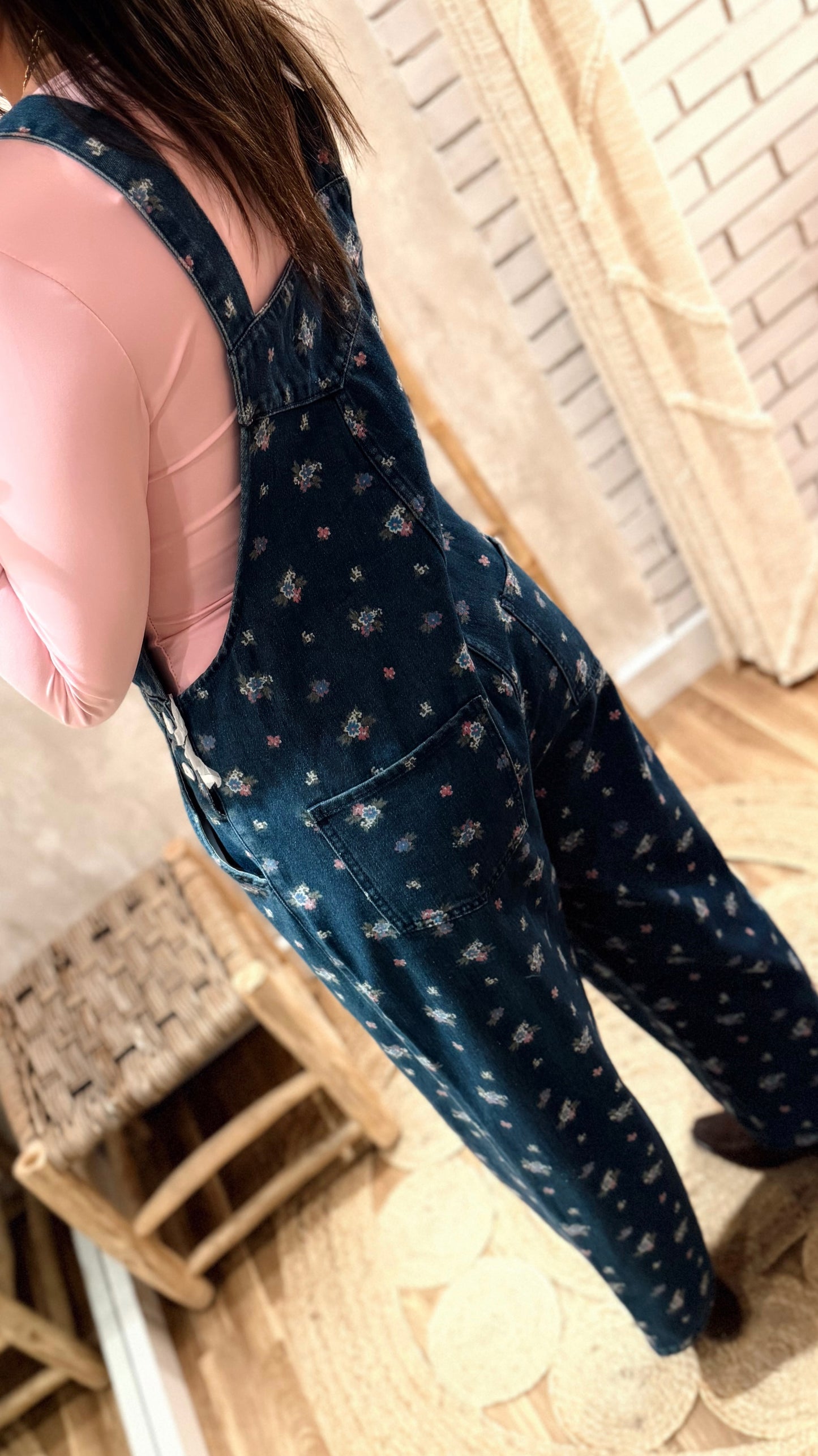 Jardineiras em ganga c/ padrão floral