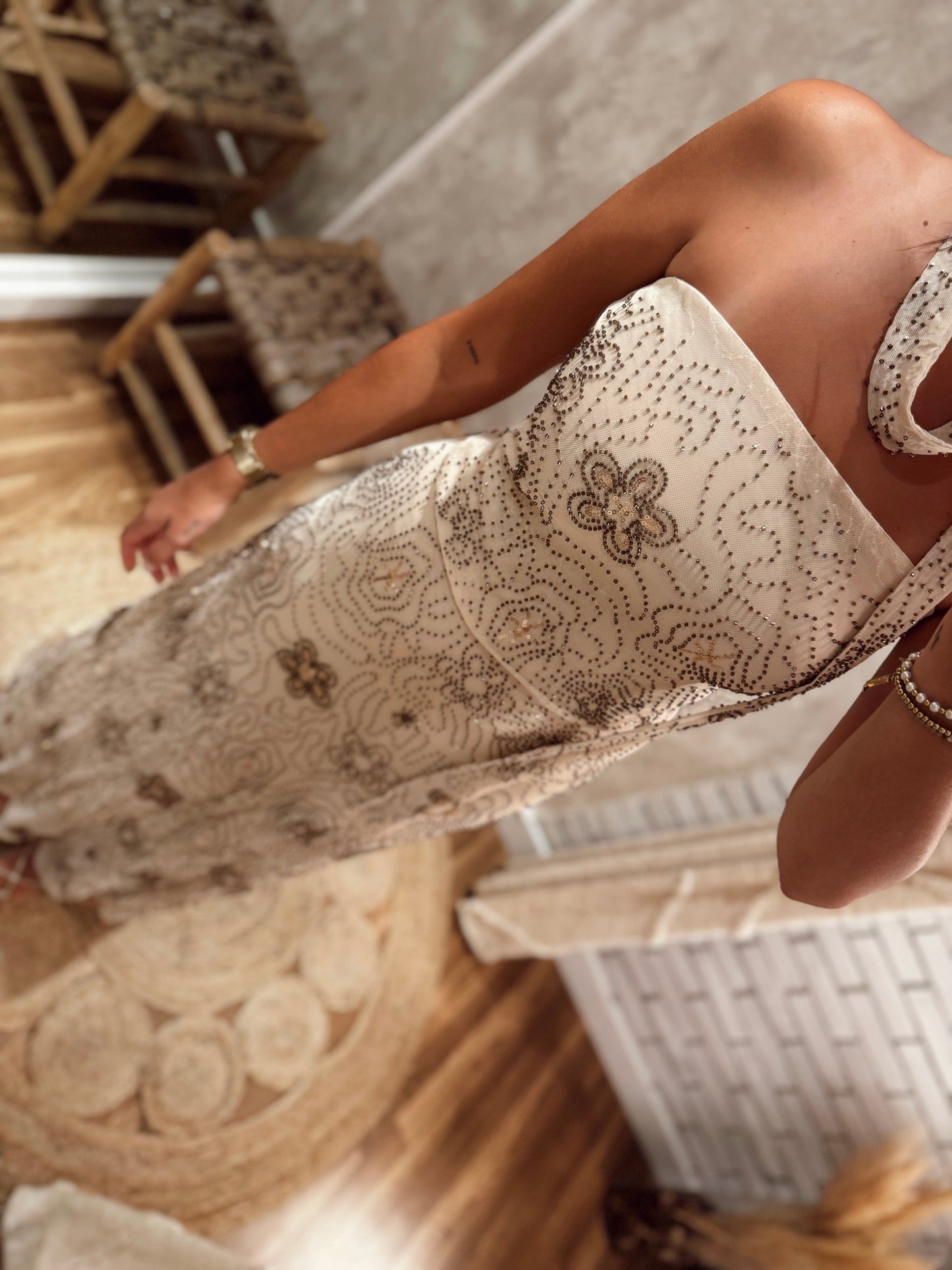 Conjunto de top, saia e lenço c/miçangas