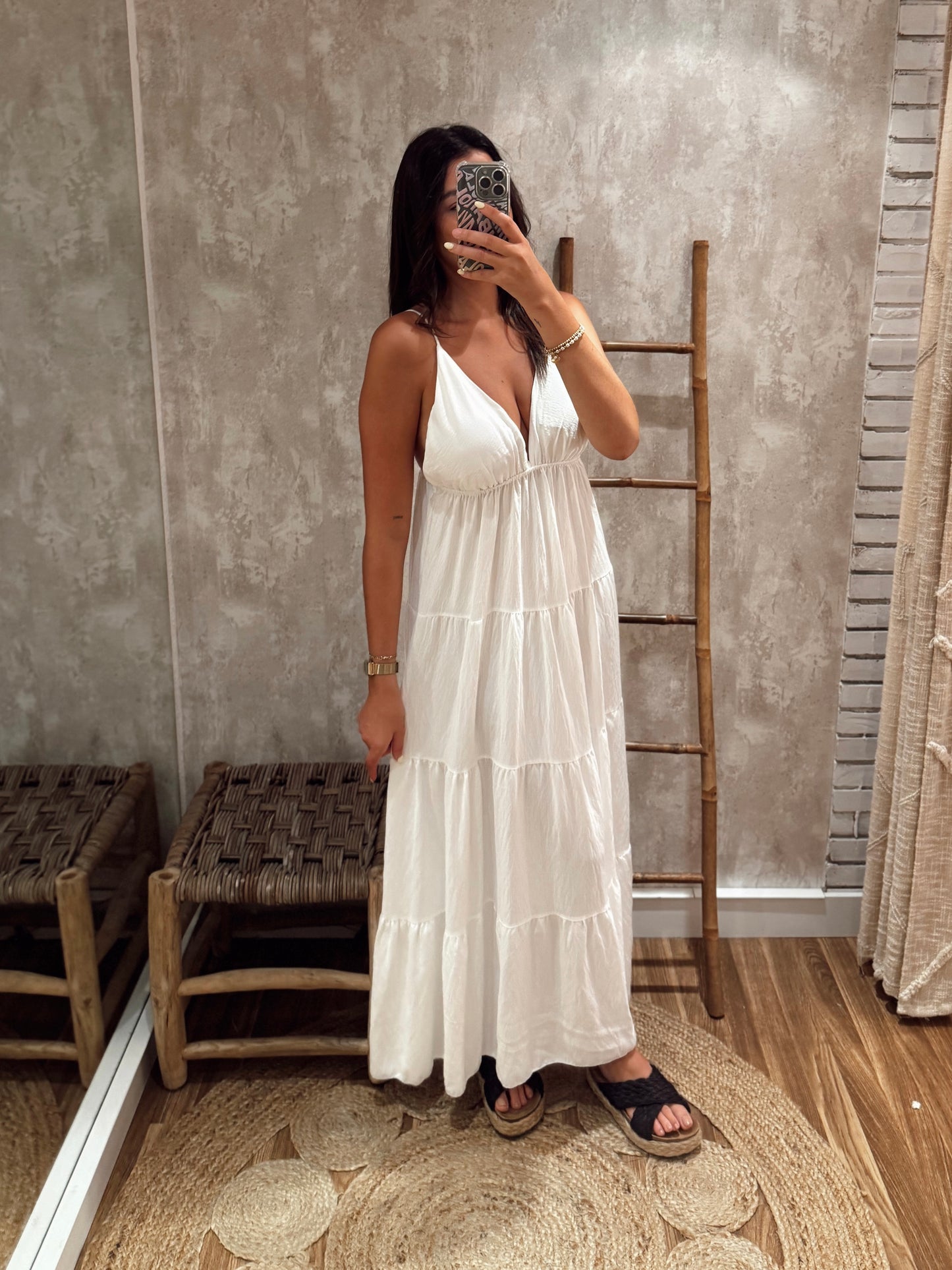 Vestido Comprido em Camadas com Alças Finas