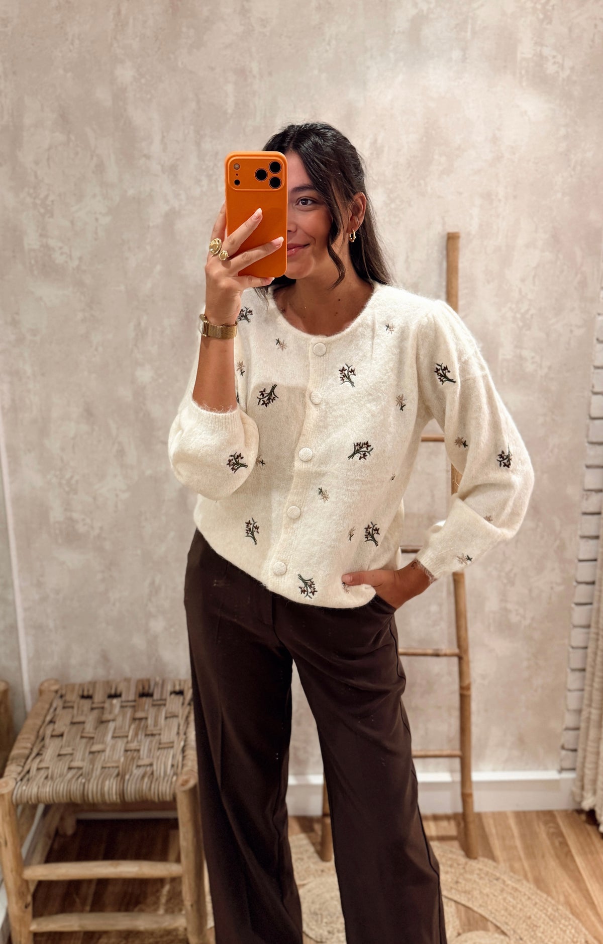Cardigan Bordado com Botões Forrados