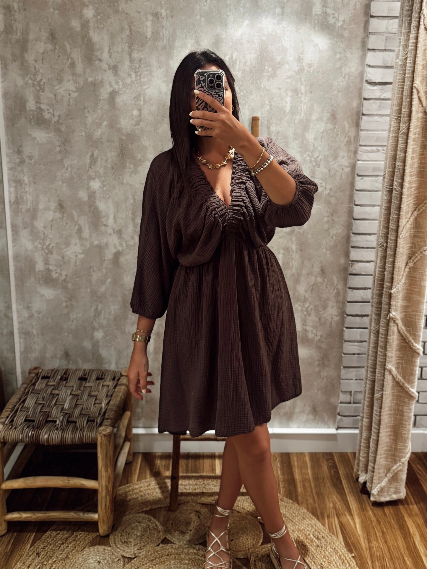 Vestido com mangas amplas