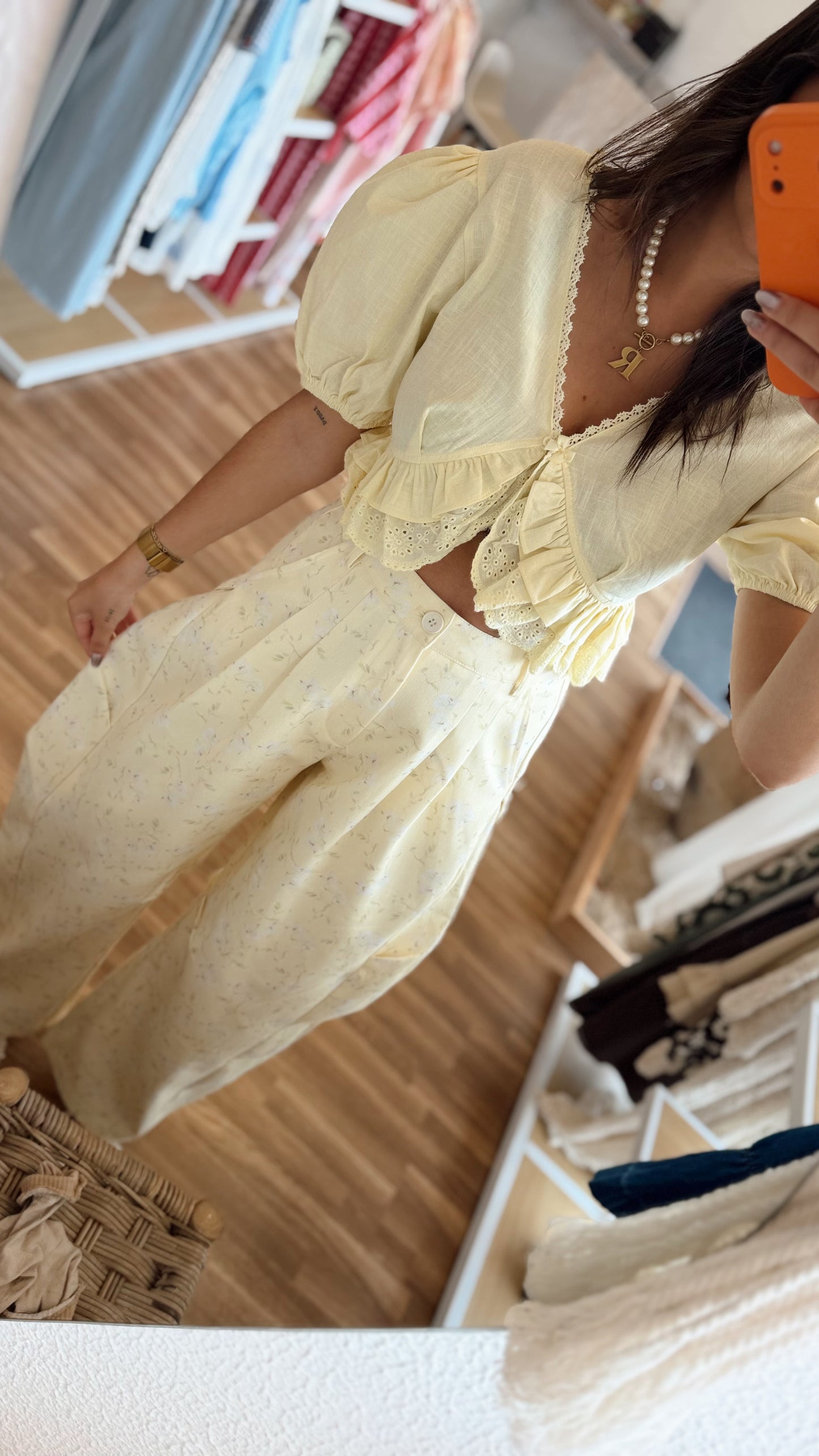 Top em linho c/folhos - Mochy