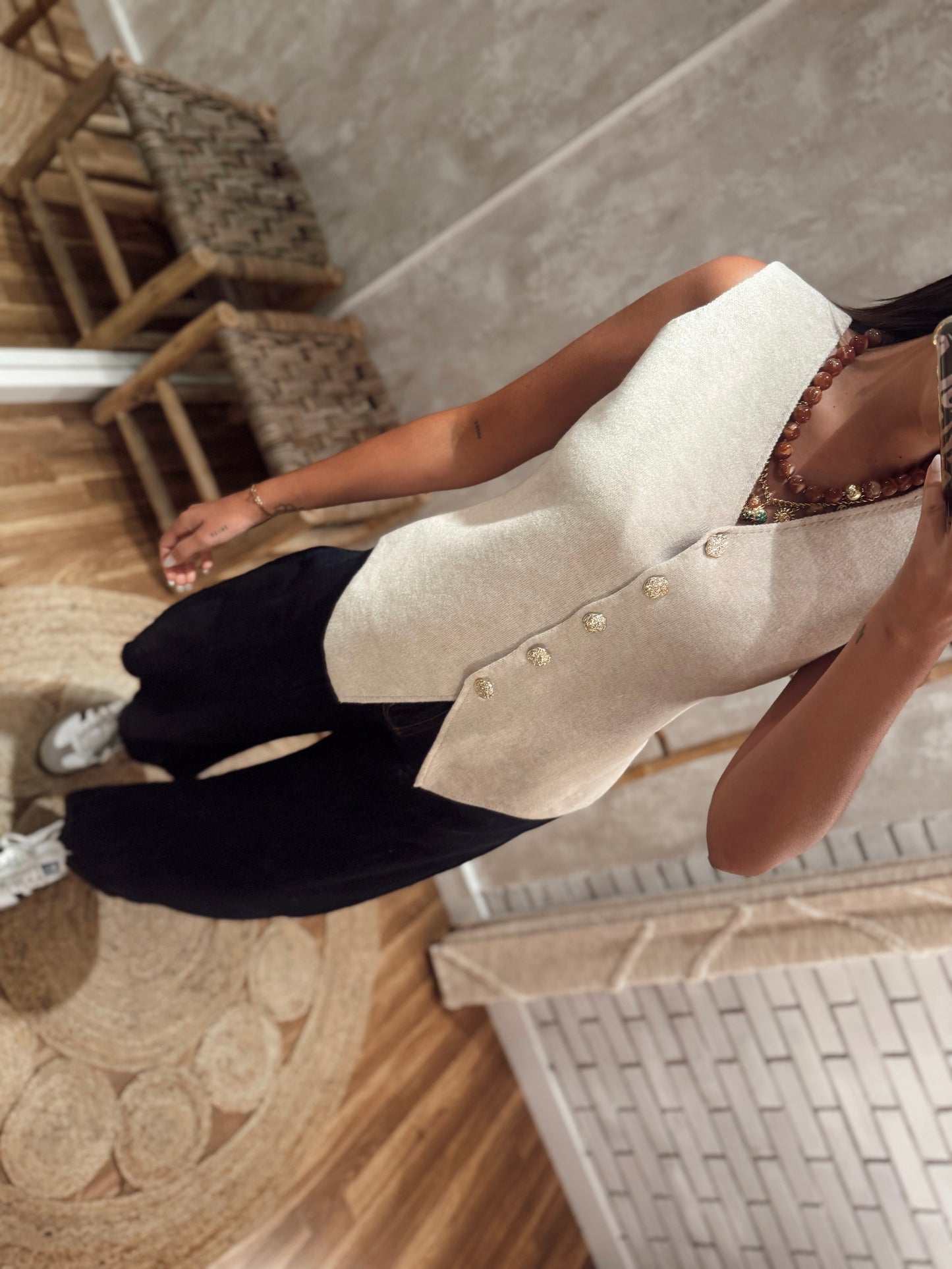 Colete de malha c/ botões dourados