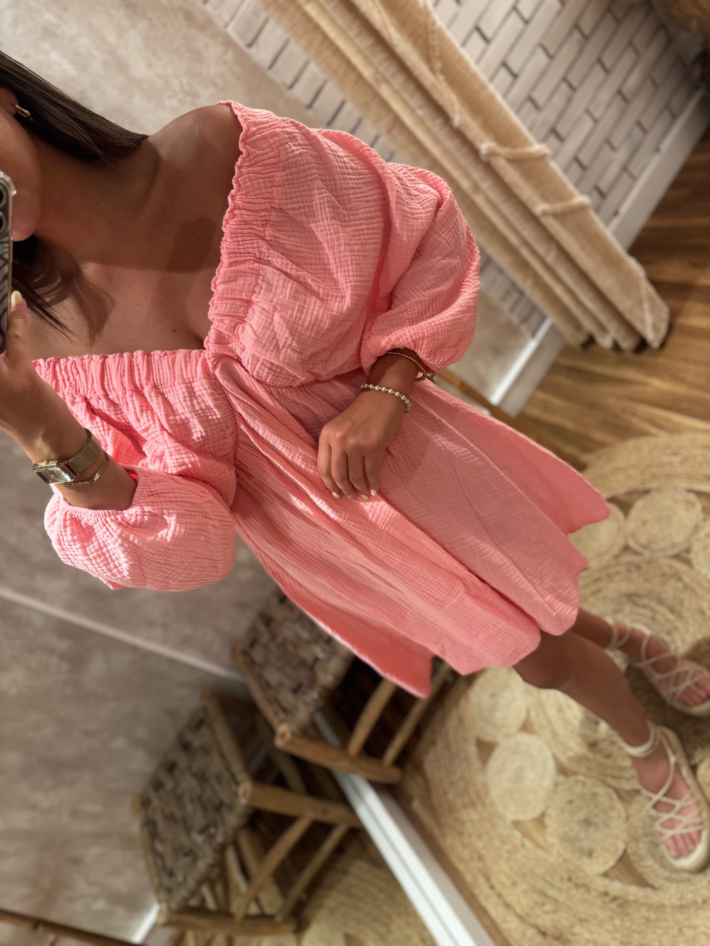 Vestido com mangas amplas