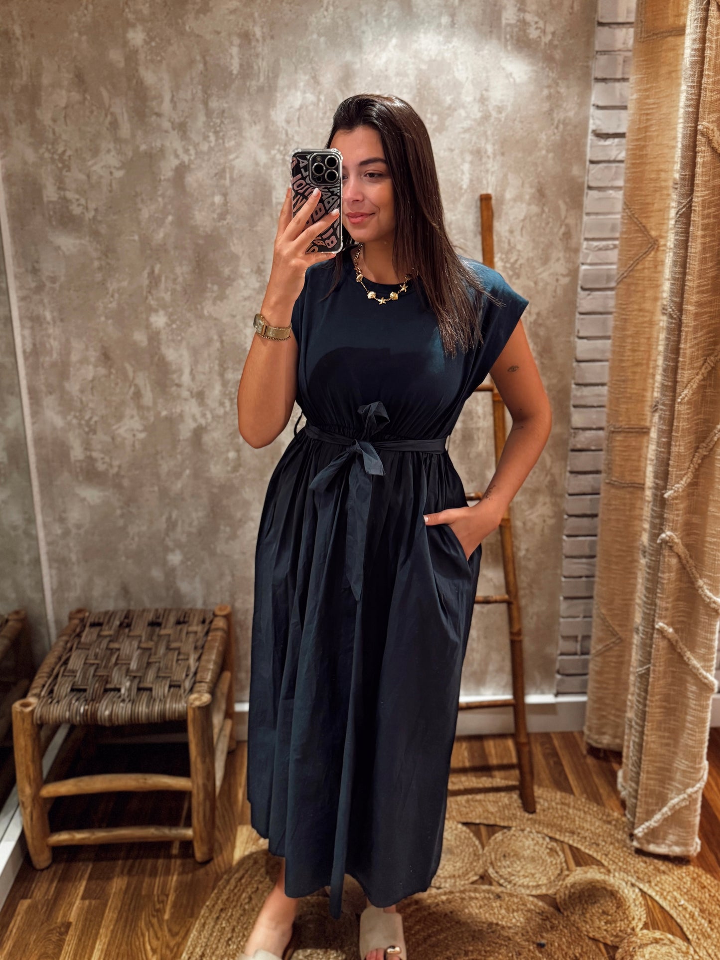 Vestido midi : parte de cima em algodão confortável e parte de baixo em popelina