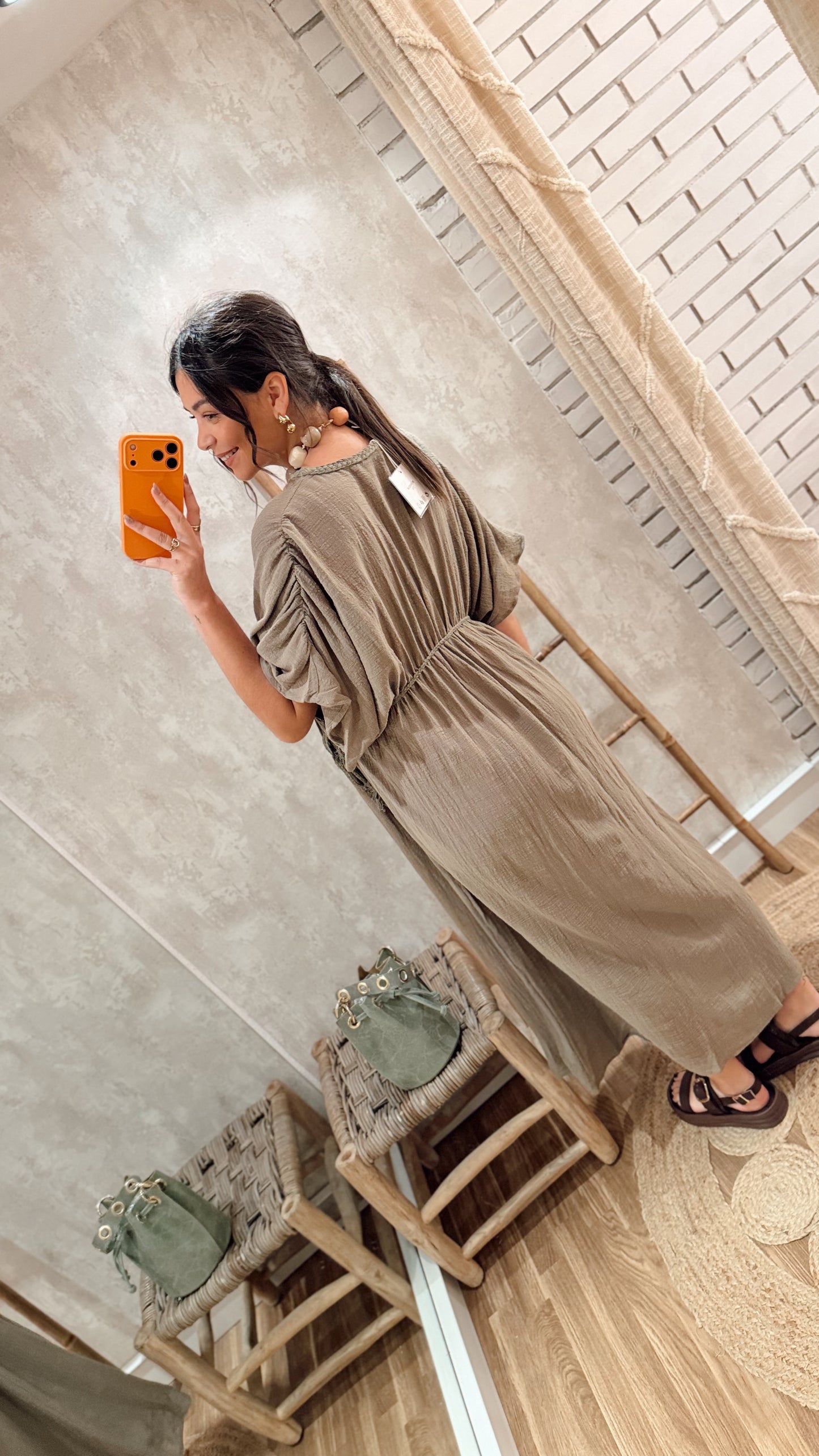 Vestido Fluido Ajustável – Caqui