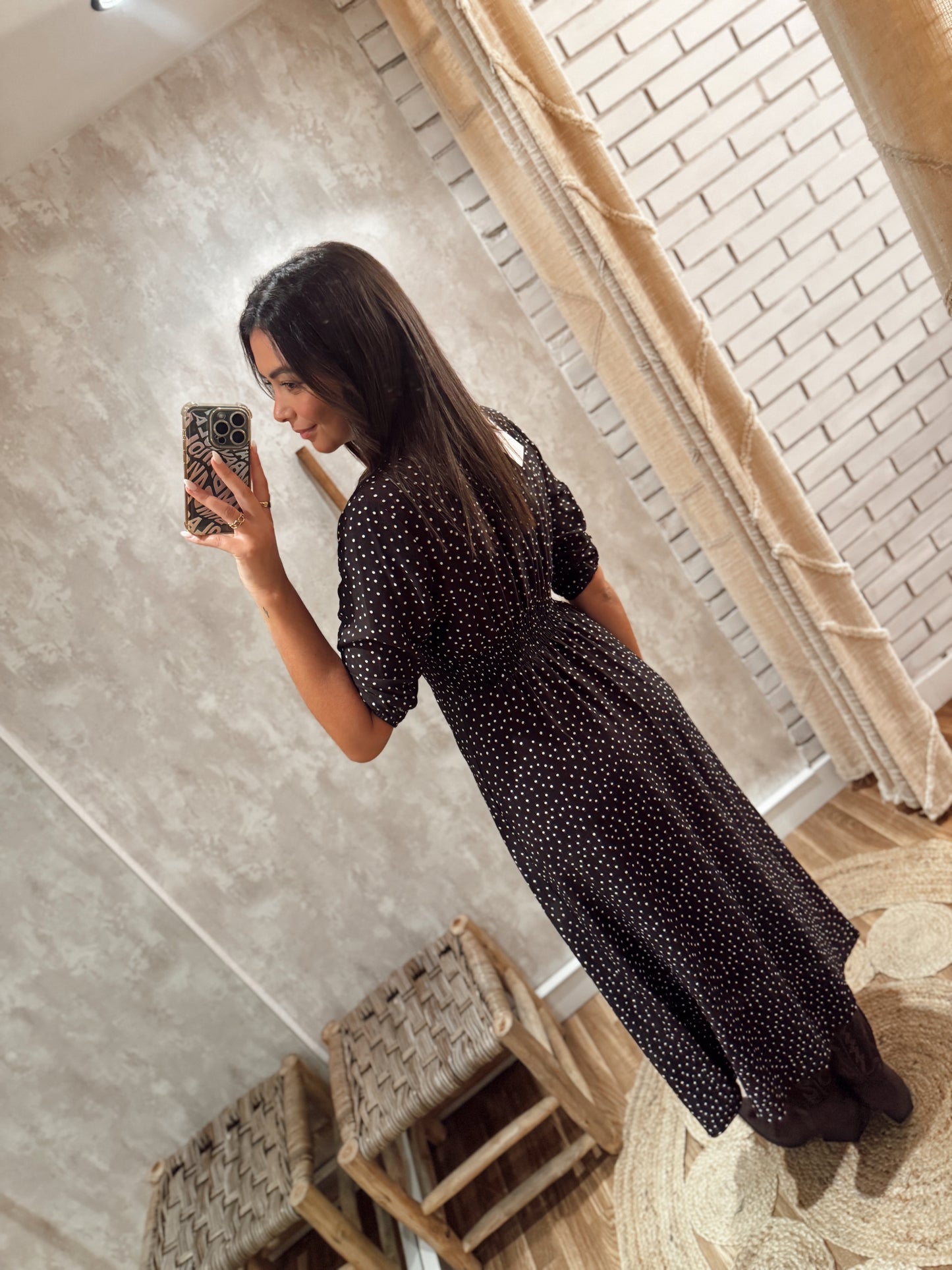 Vestido comprido com padrão de pintinhas