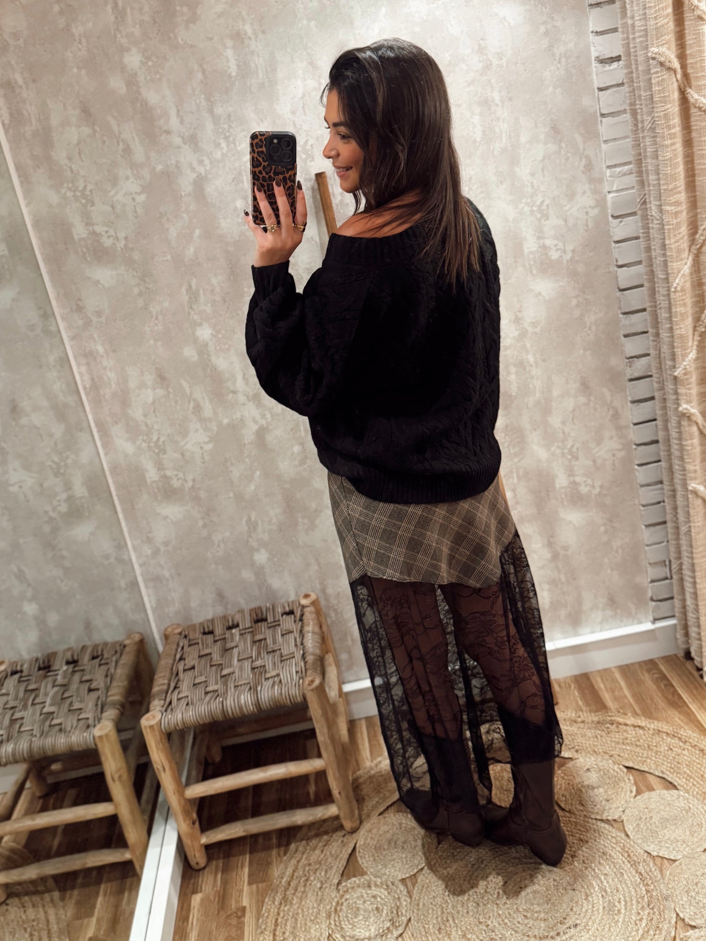 Saia com Renda e Padrão Xadrez