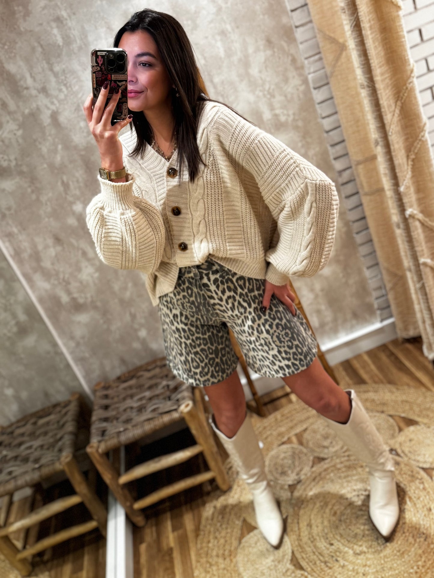 pantalones cortos vaqueros con estampado de leopardo