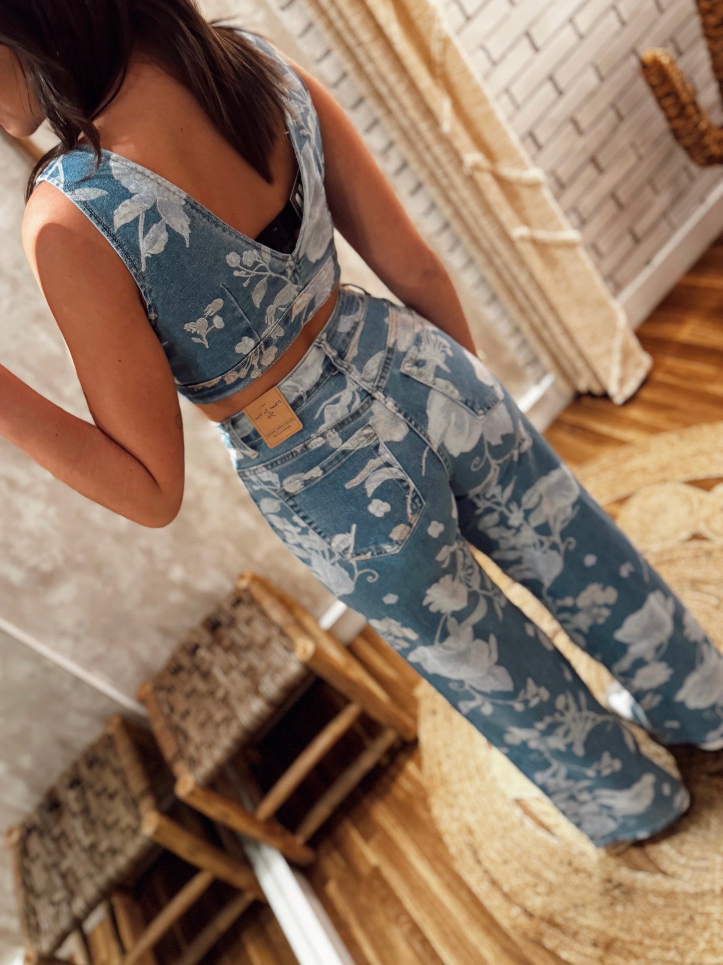 Top vaquero con estampado floral