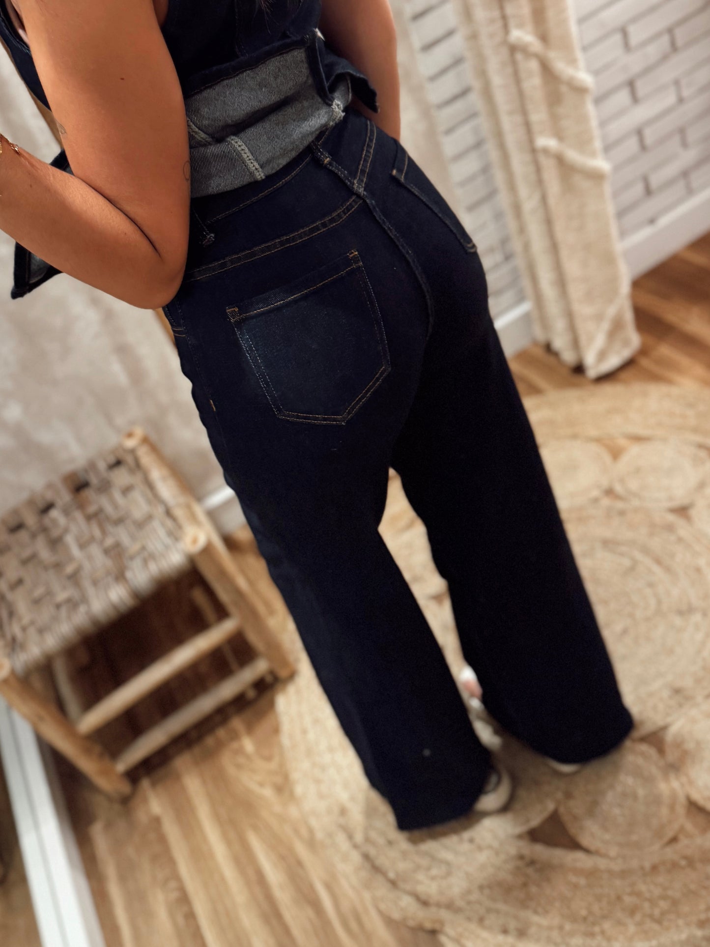Conjunto de mezclilla oscura - chaleco y pantalón