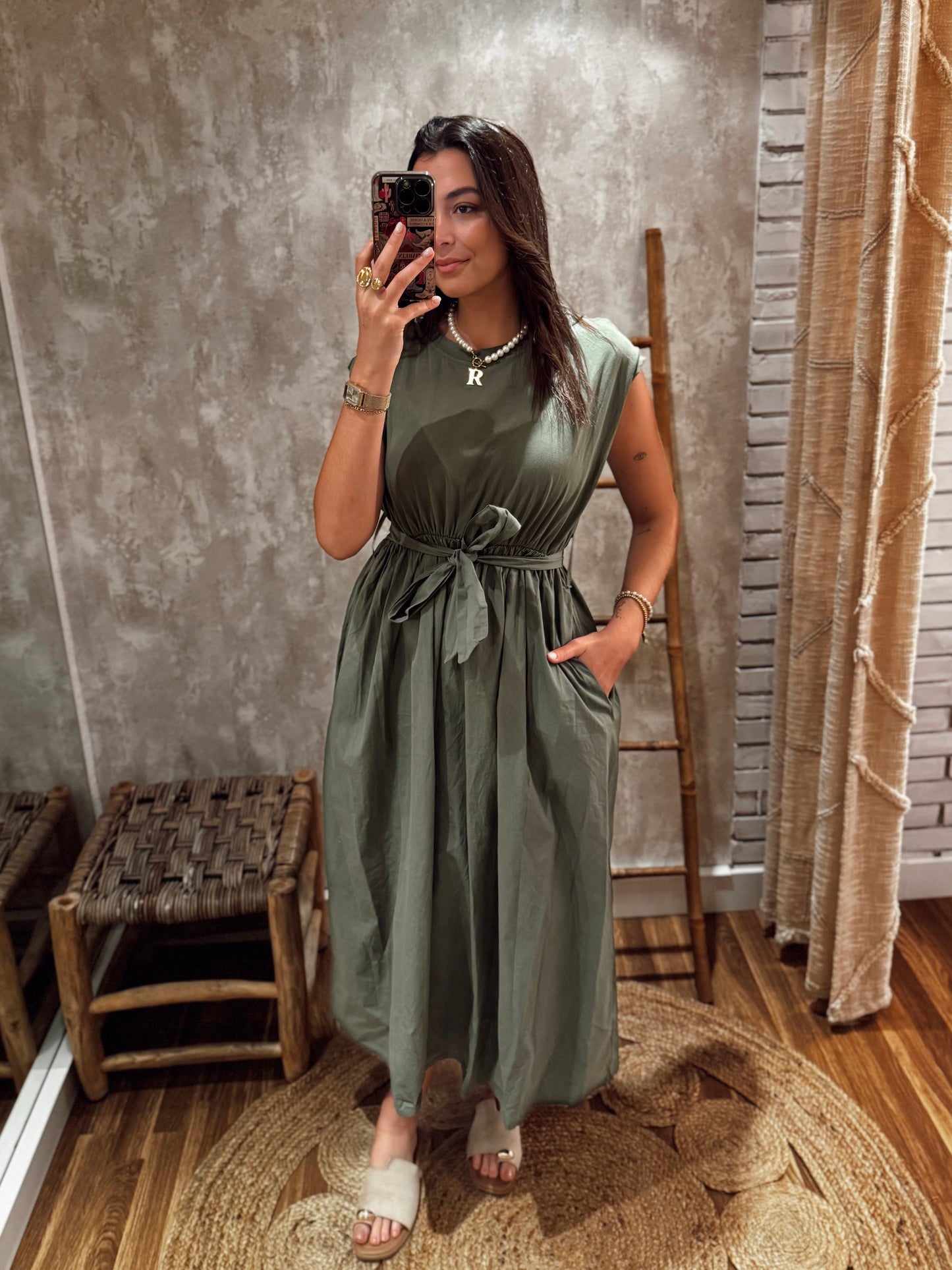 Vestido midi : parte de cima em algodão confortável e parte de baixo em popelina