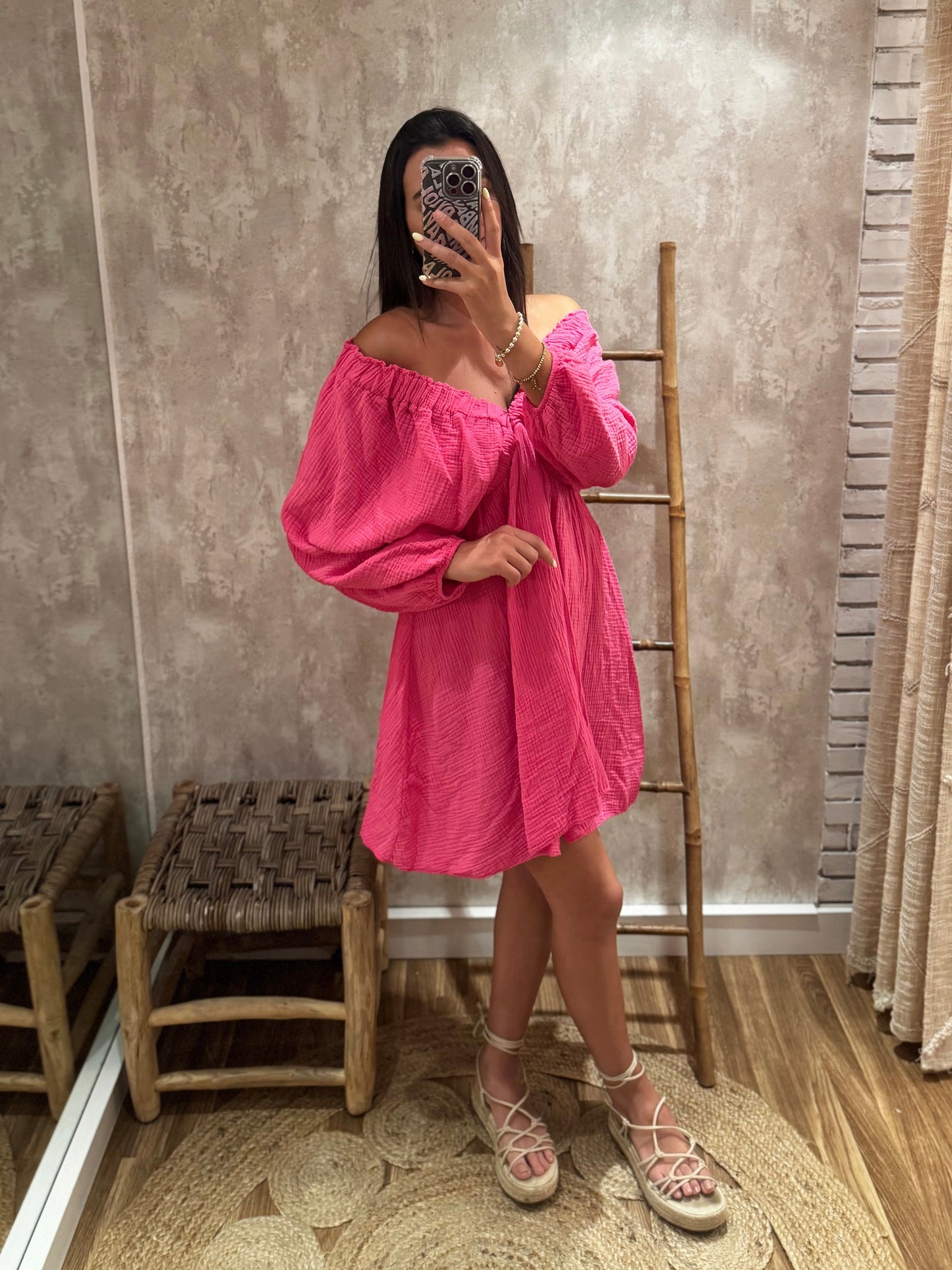 Vestido com mangas amplas