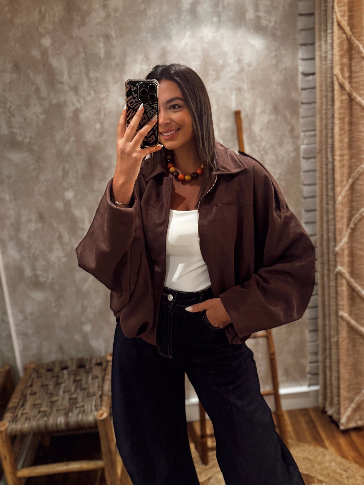 Bomber em camurça oversized -Castanho