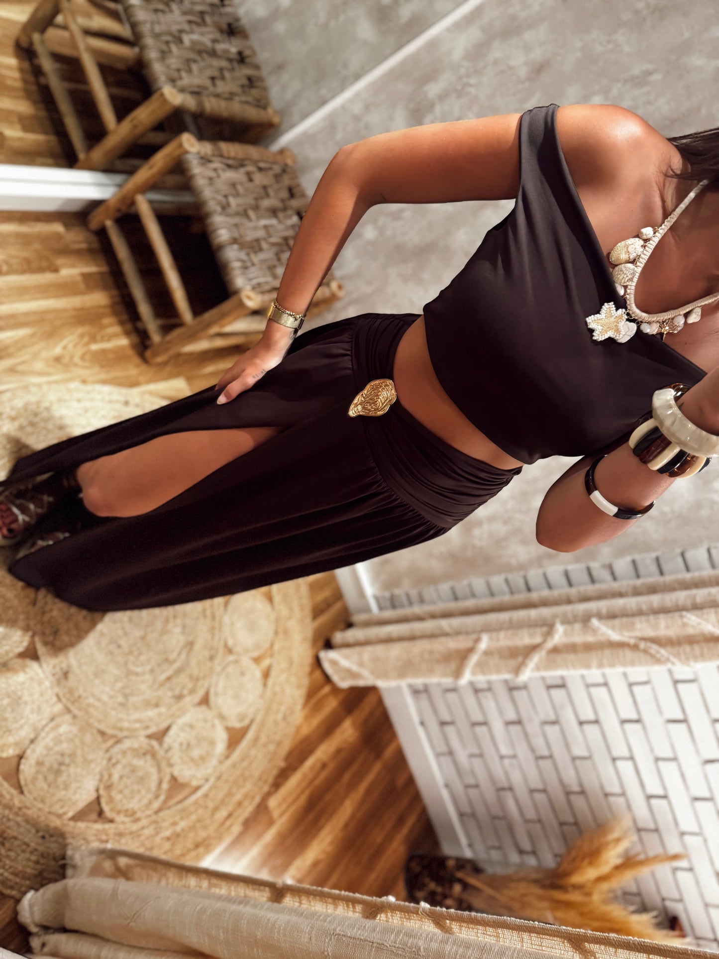 Conjunto Saia + Top Castanho com Pendente Dourado