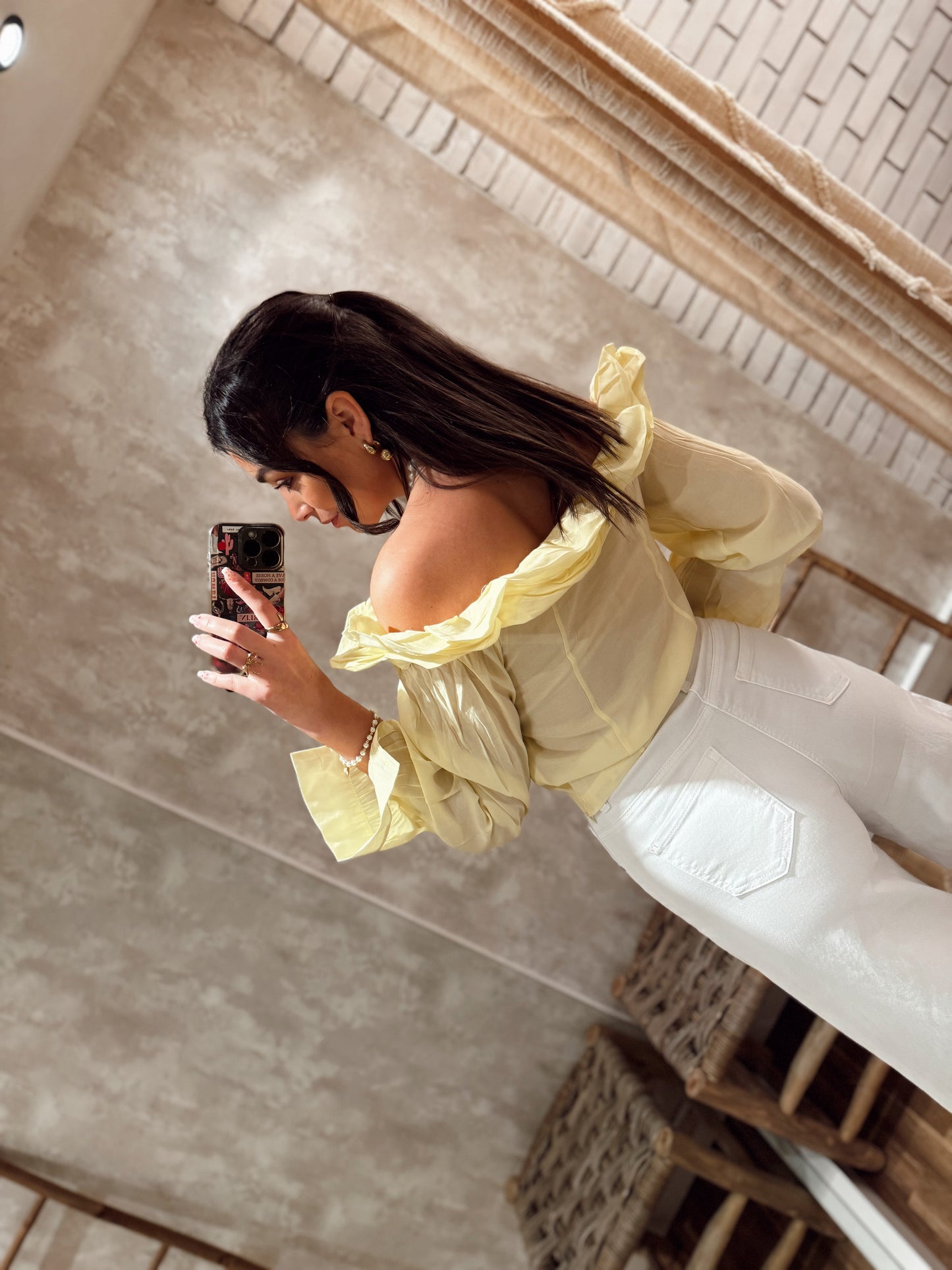 Blusa off shoulder da Mochy