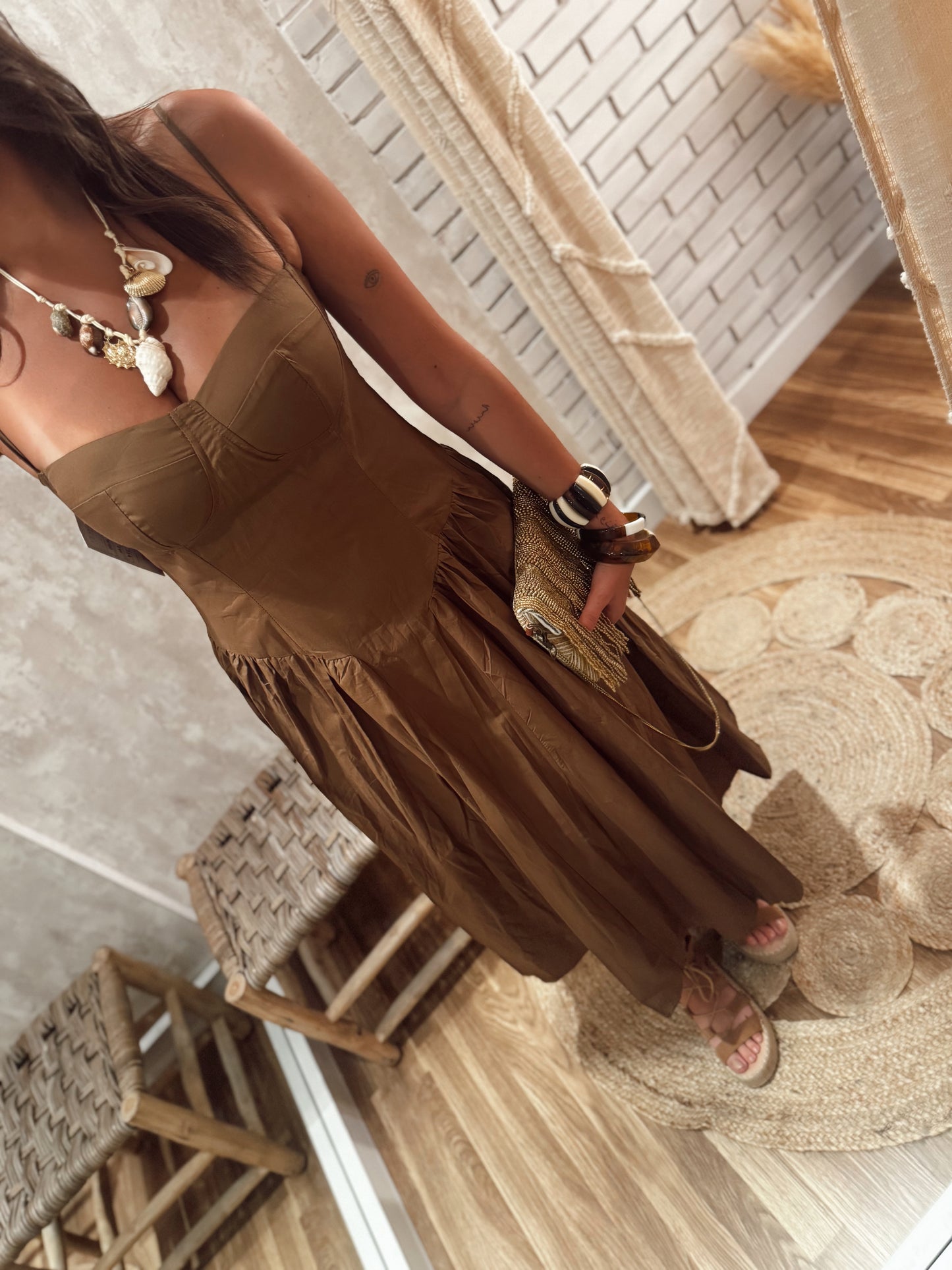 Vestido c/efeito corpete - castanho