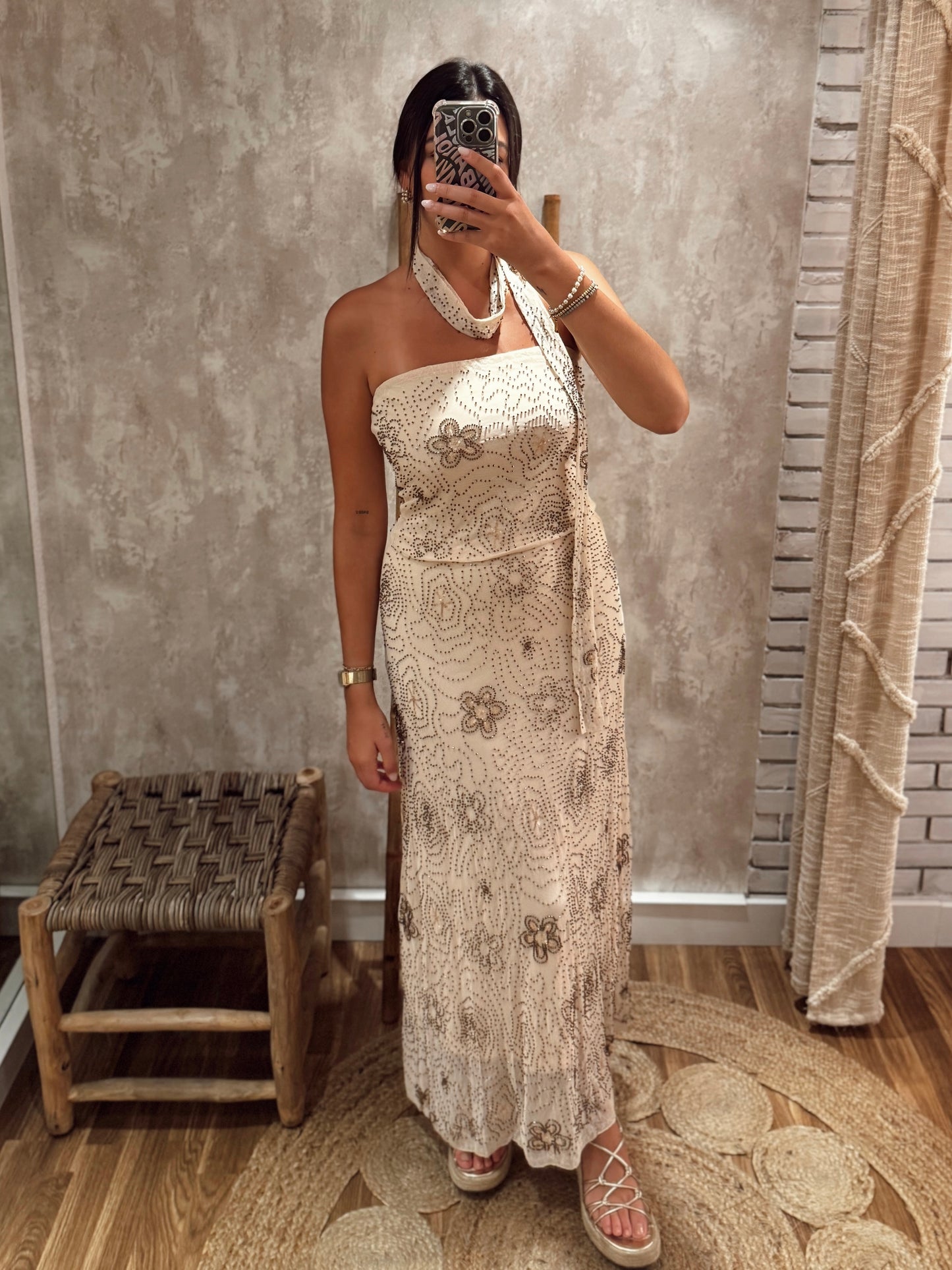 Conjunto de top, saia e lenço c/miçangas