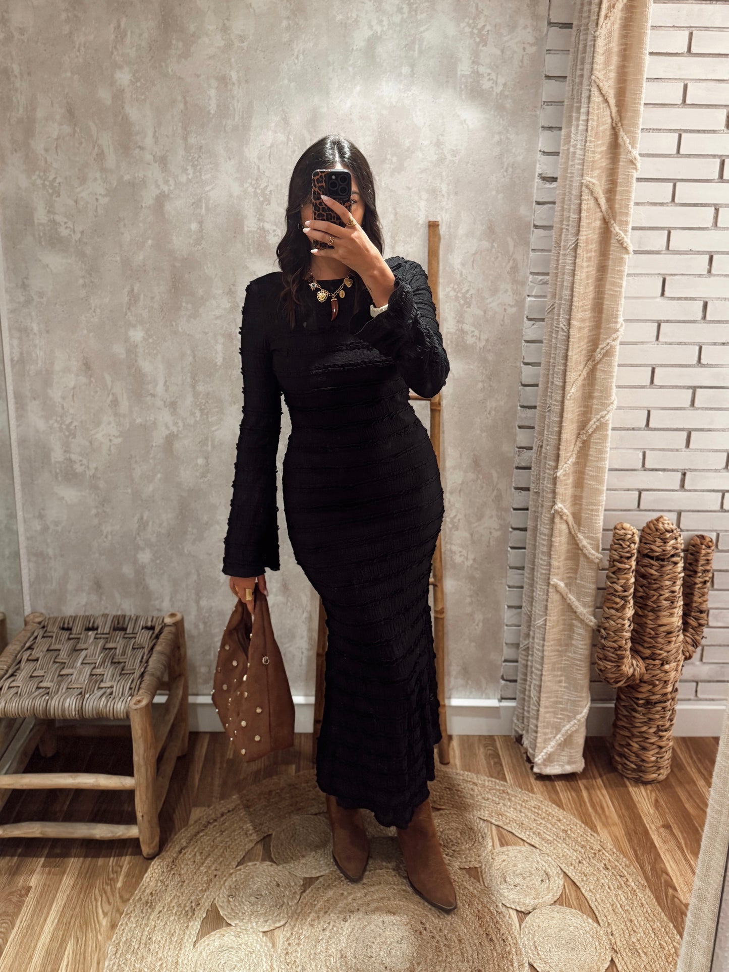 Vestido preto comprido c/abertura nas costas
