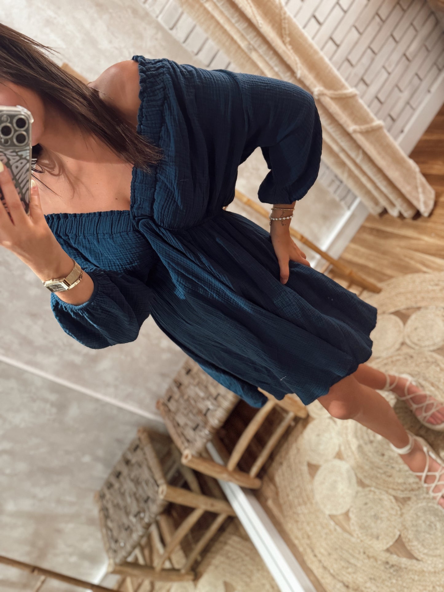 Vestido com mangas amplas