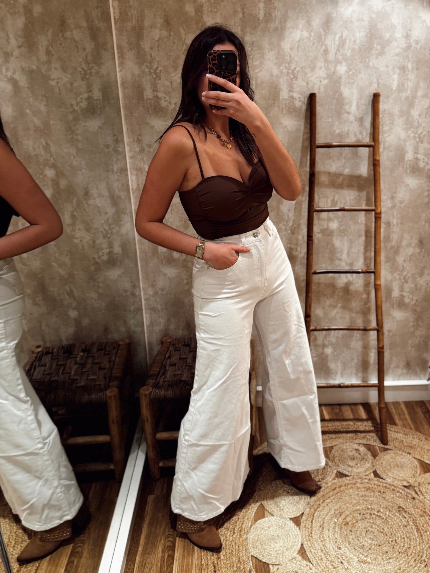 Calças de ganga brancas modelo wide leg