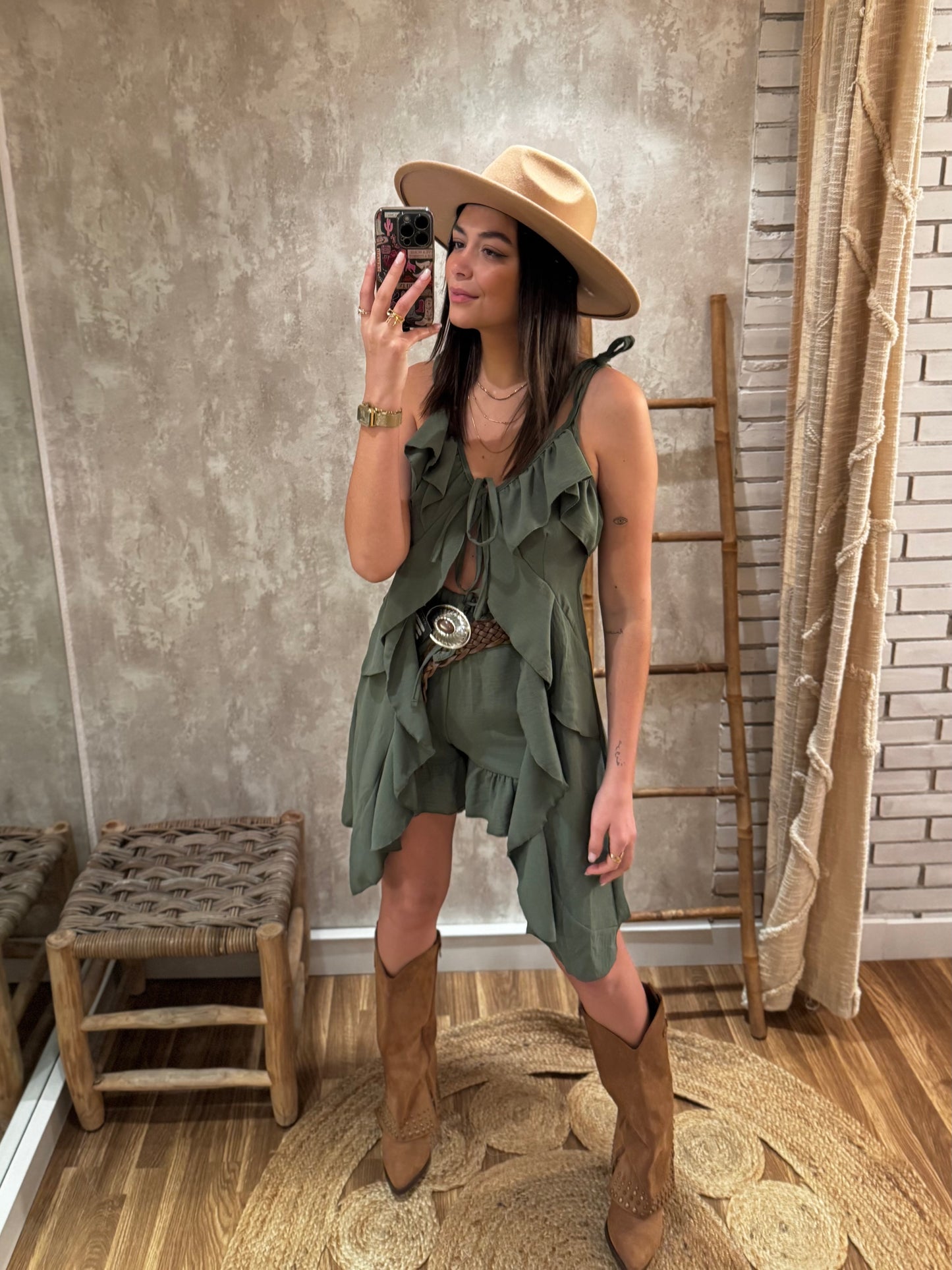 Conjunto de top e calções c/folhos