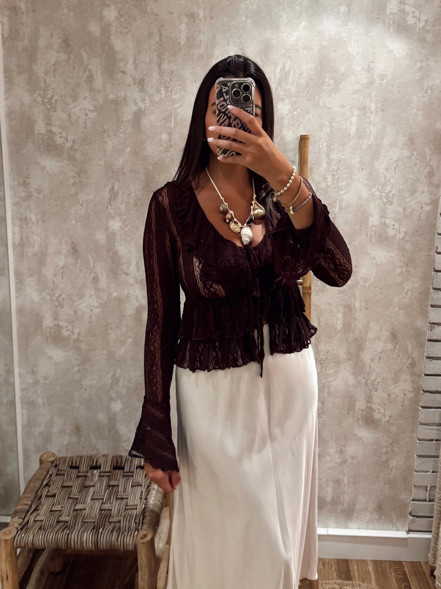 Blusa/casaco rendada c/folhos
