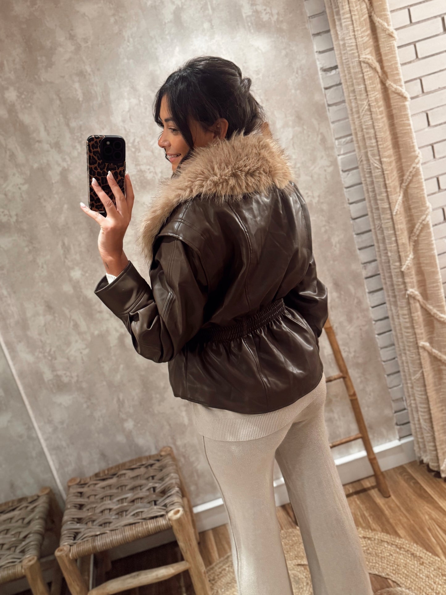 Casaco em napa c/pêlo removível