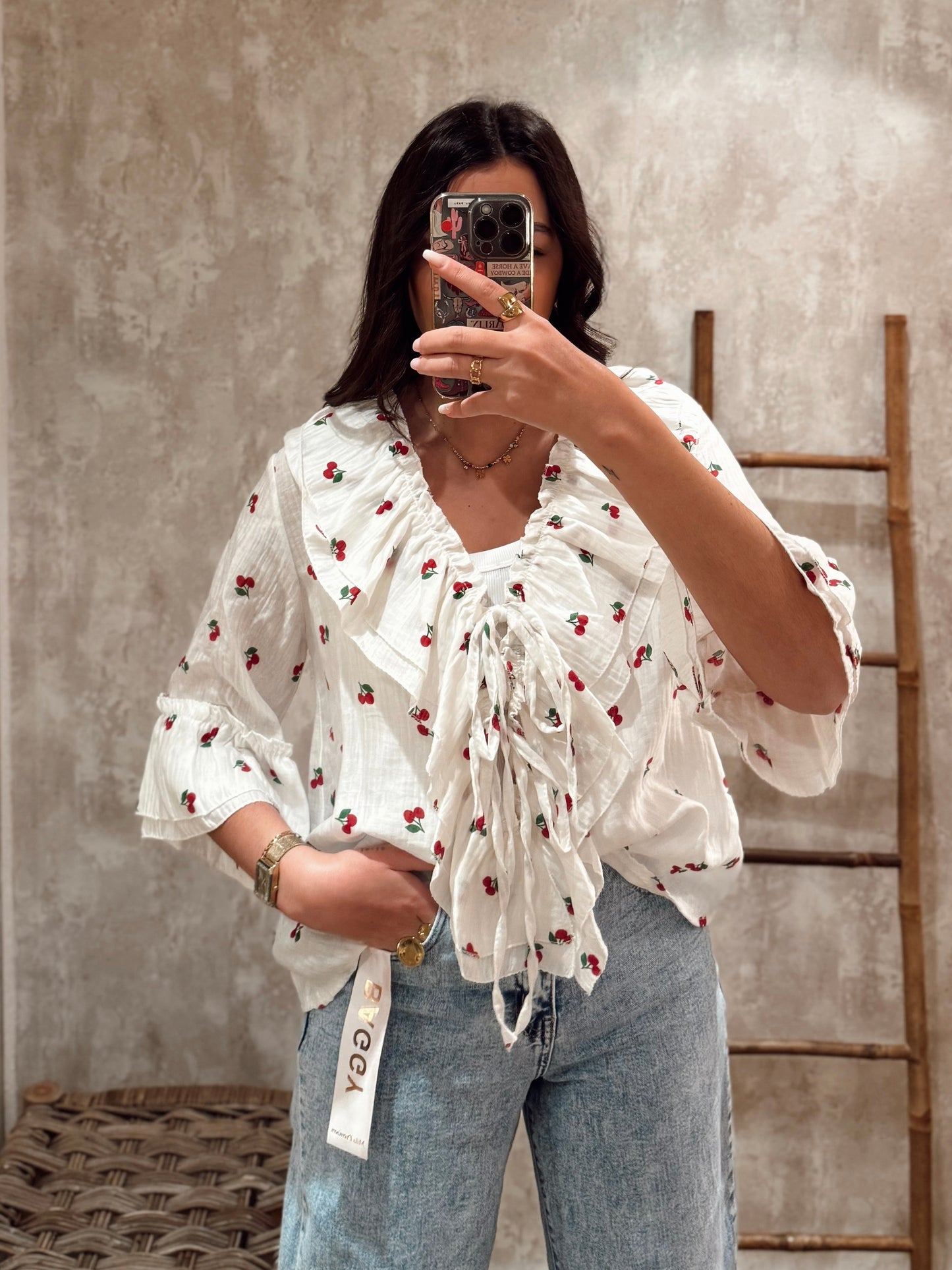 Blusa c/cerejas