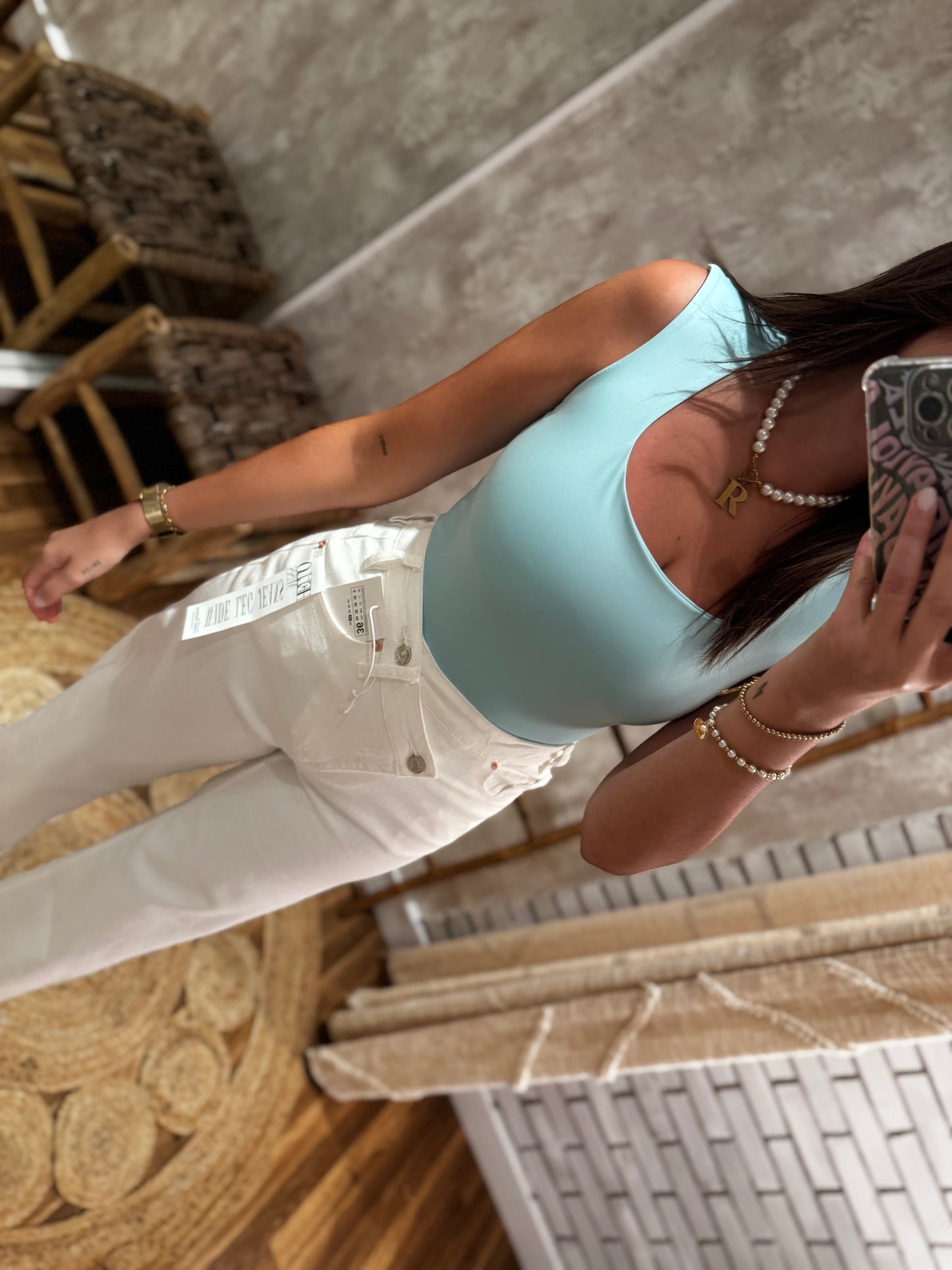 Body de lycra con escote cuadrado