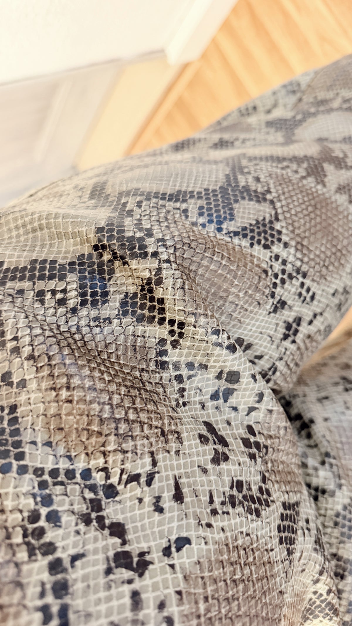 Calças balão com padrão serpente