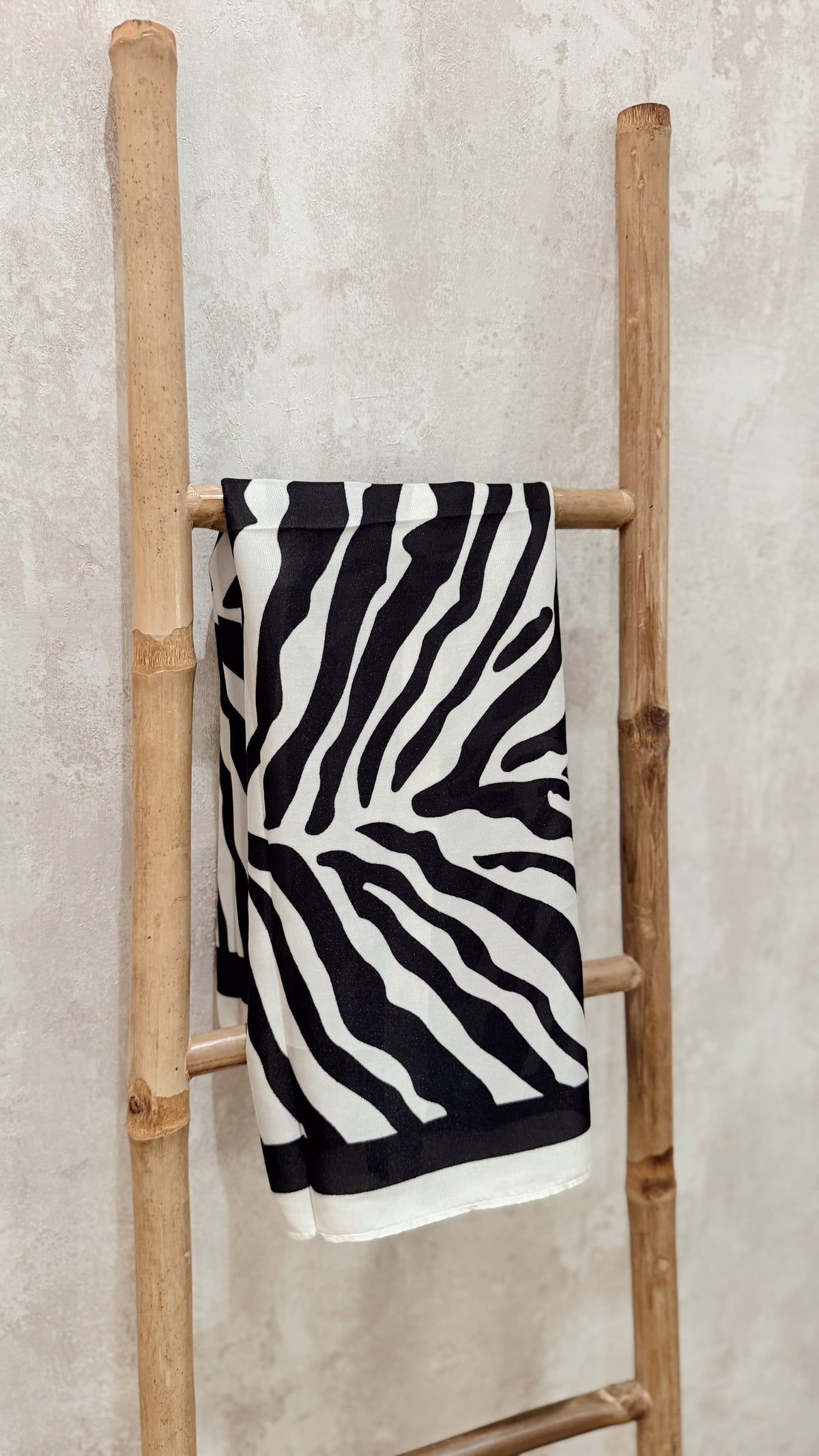 Lenço acetinado pequeno zebra
