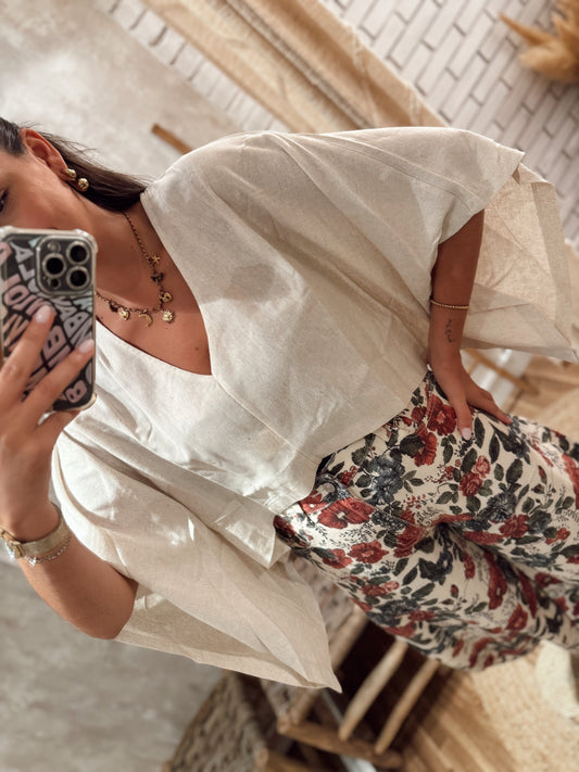 Blusa Mochy larga em linho com corte fluido e mangas amplas -  bege