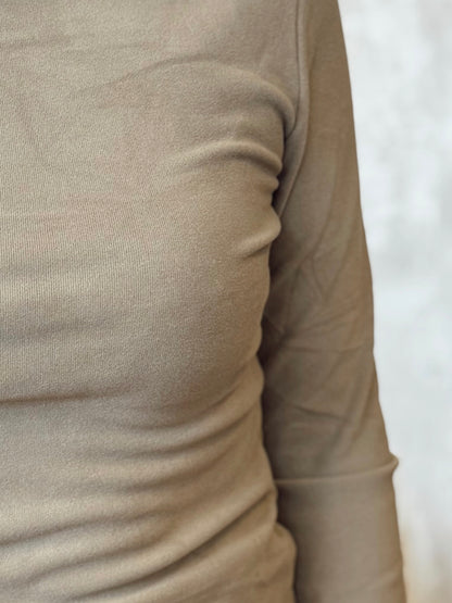 Camisola básica cardada com interior em pêlo - sem gola