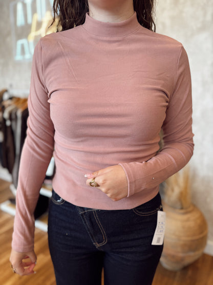 Camisola básica cardada com /pêlo interior e gola