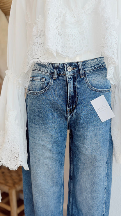 Jeans de Cintura Subida com Corte Balloon Suave