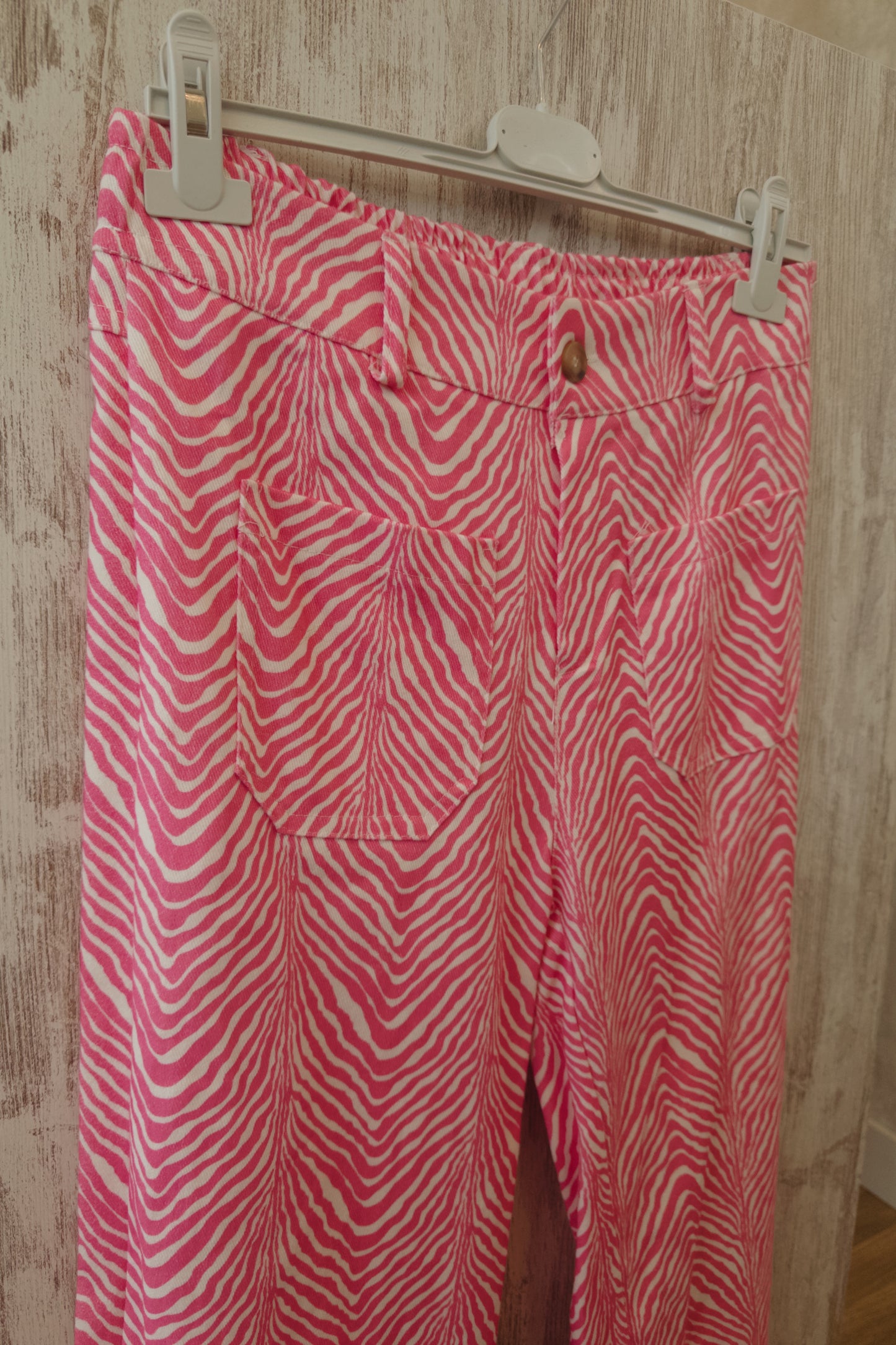 Vaqueros con estampado de cebra de colores