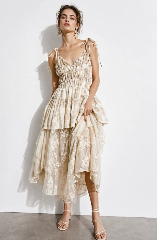 Vestido em Renda Assimétrico- Mochy