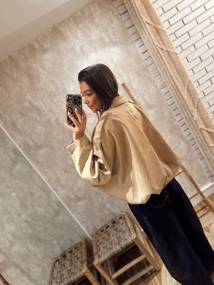 Bomber em camurça oversized -Bege