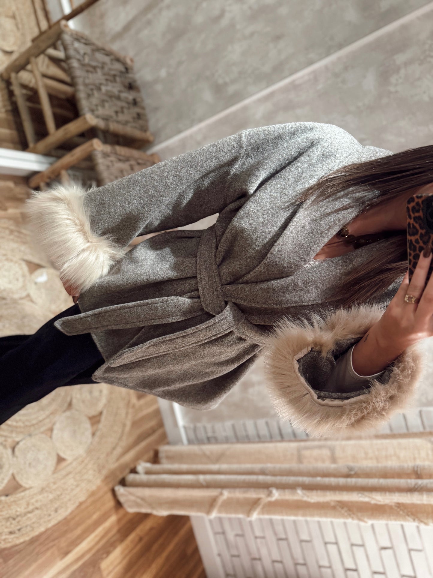 Casaco c/ pêlo nas mangas