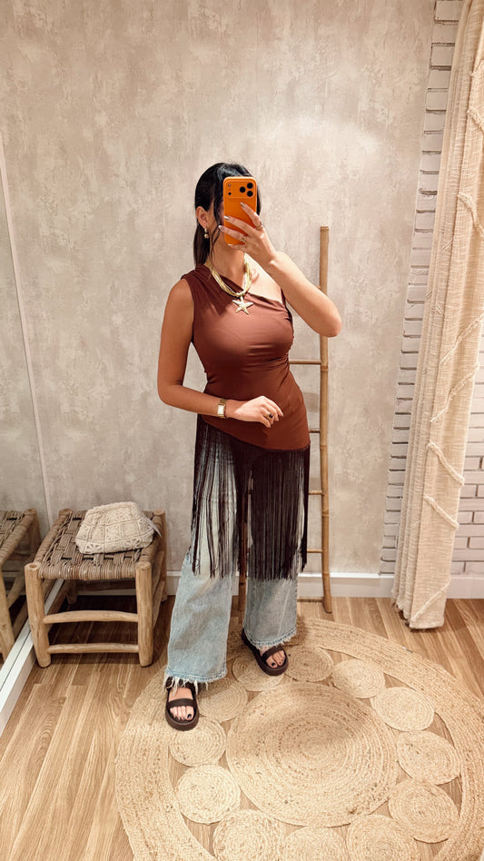 Top Assimétrico com Franjas – Castanho