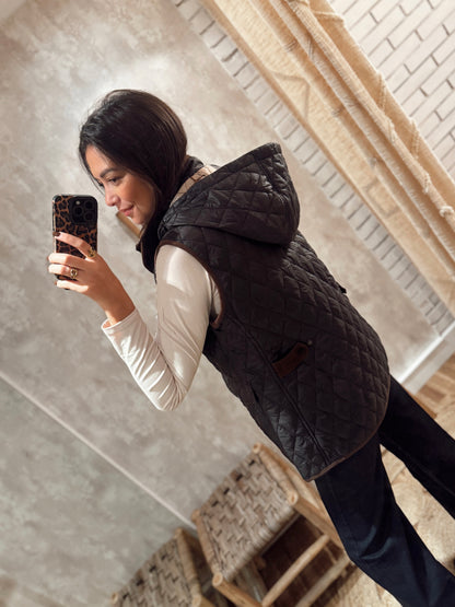 Colete acolchoado em tecido impermeável- preto