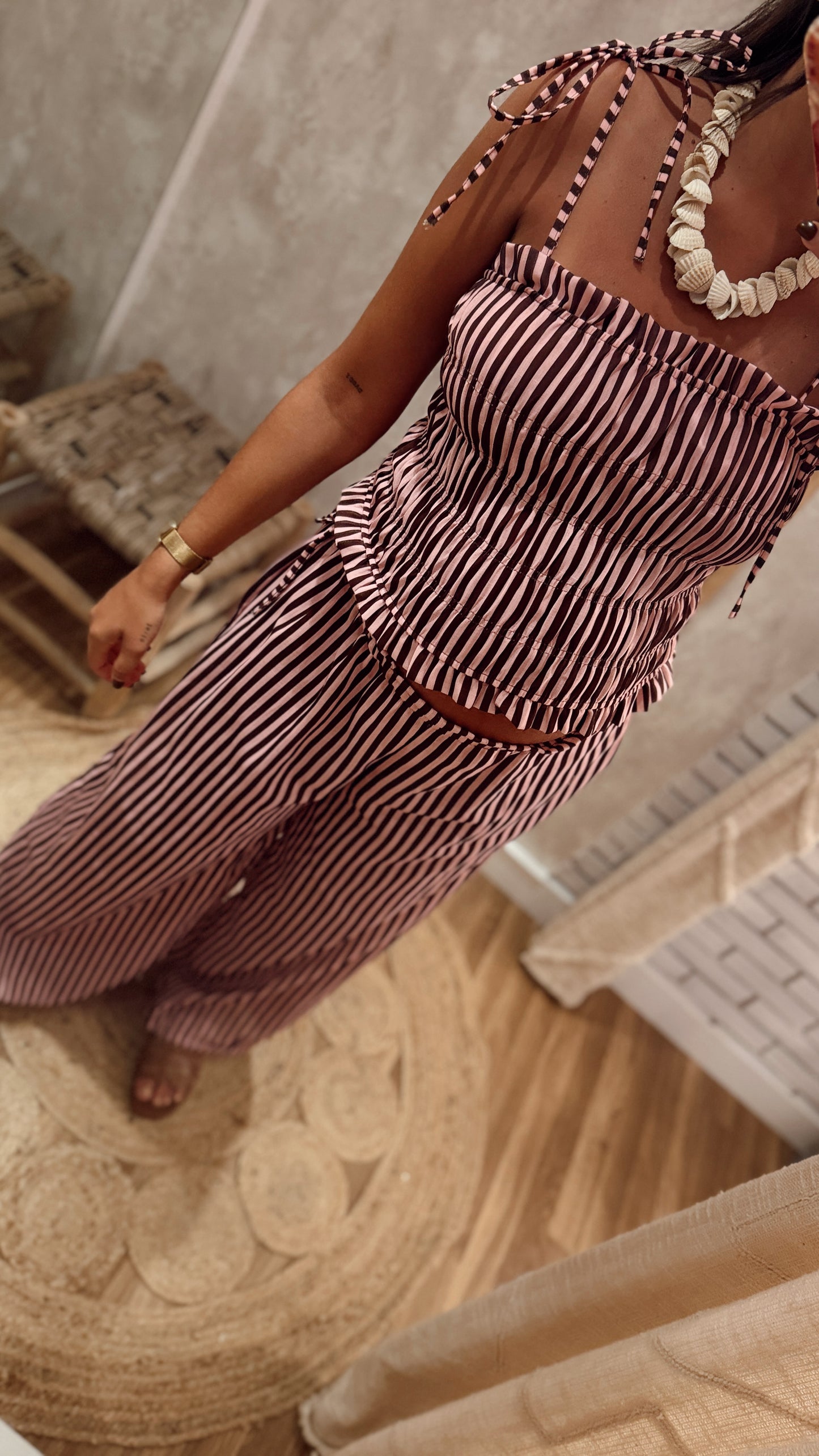 Conjunto às Riscas Top & Calças