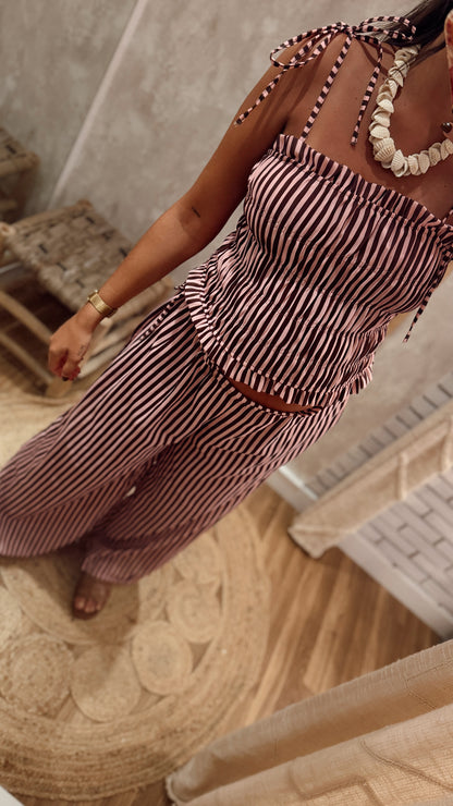 Conjunto às Riscas Top & Calças
