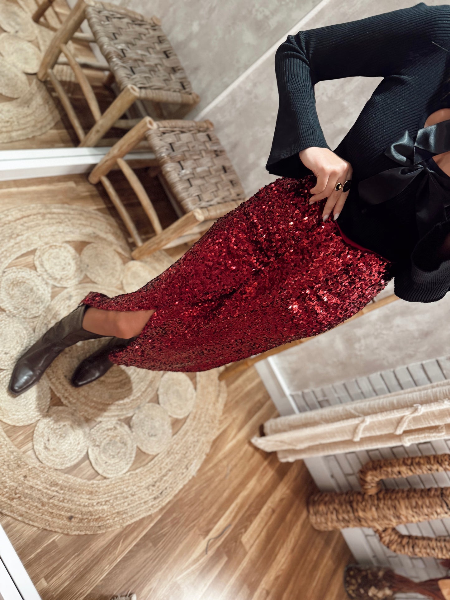 Saia midi c/lantejoulas vermelhas