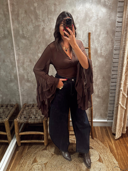 Body em V c/ mangas largas c/folhos