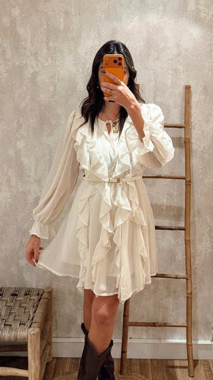 Vestido fluido c/ folhos e cinto incluído