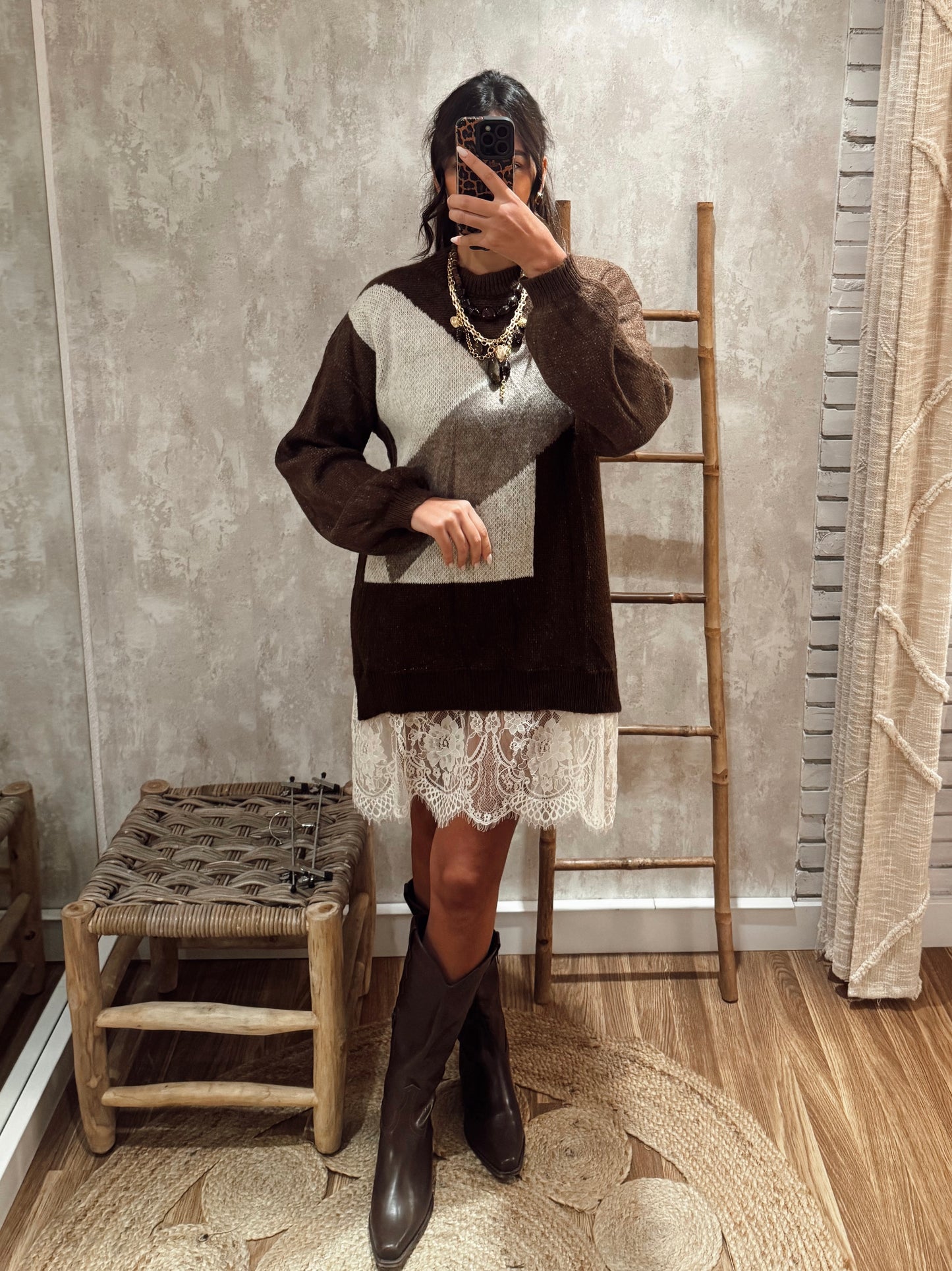 Camisola/vestido c/renda na parte inferior