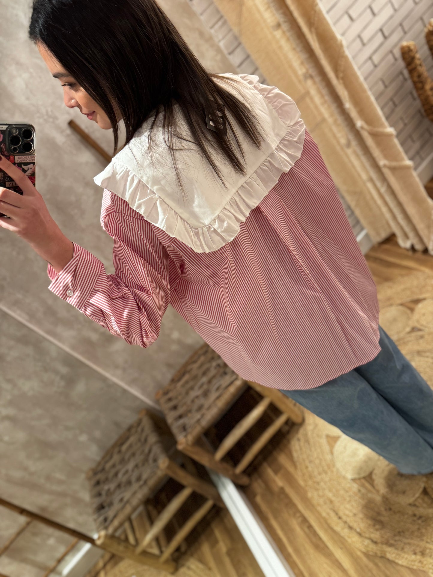 Camisa de rayas con cuello bebé